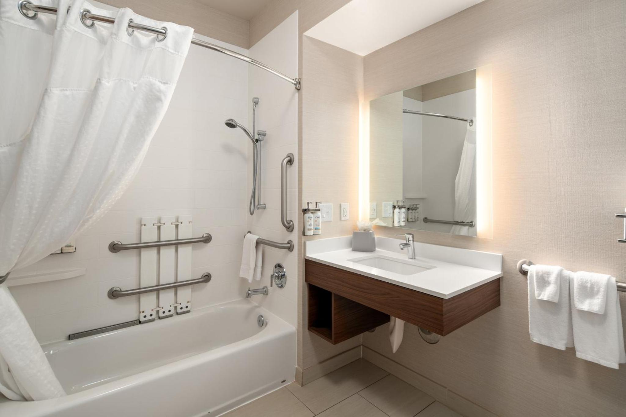 holiday inn express and suites interstate 90 by ihg