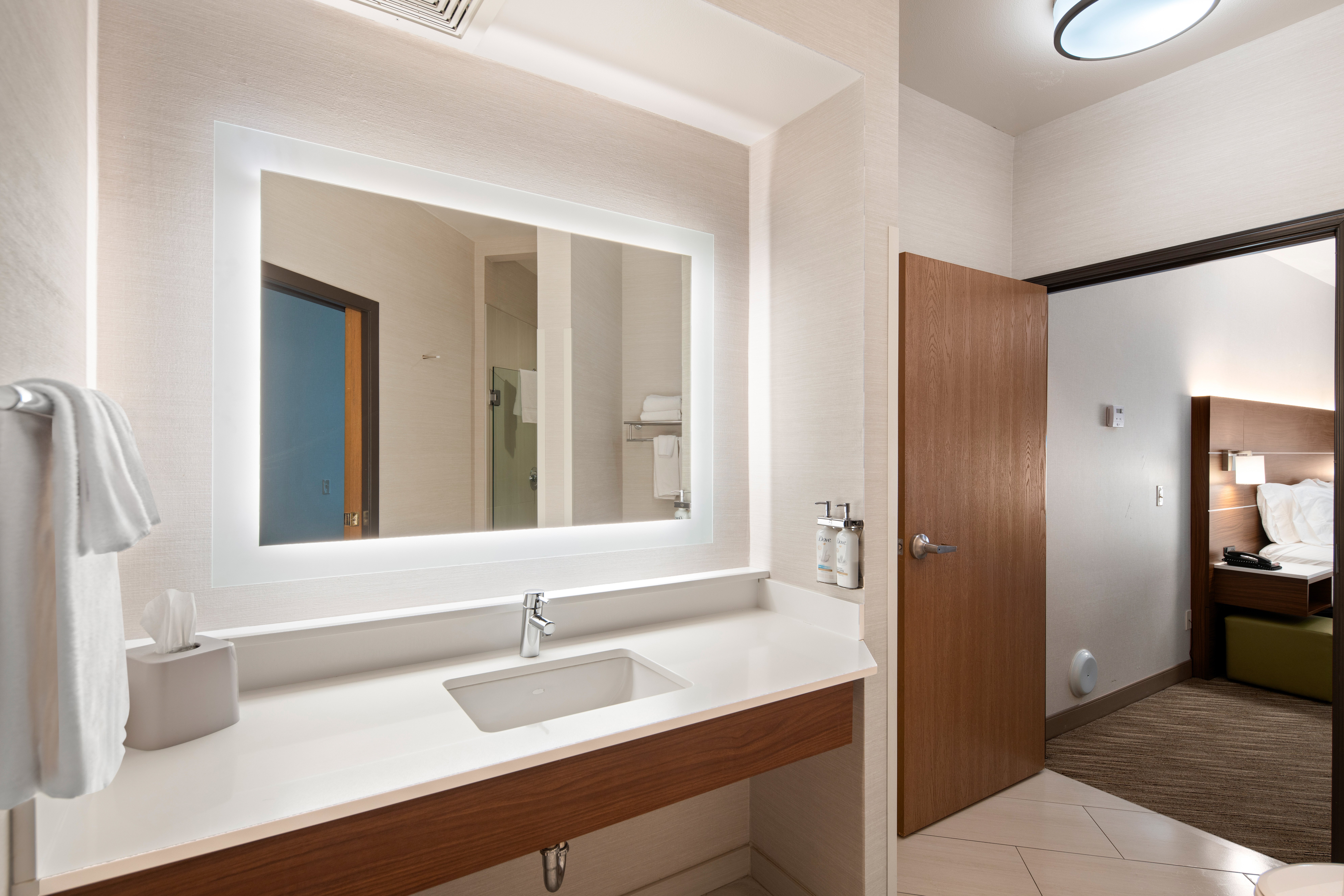 holiday inn express and suites interstate 90 by ihg