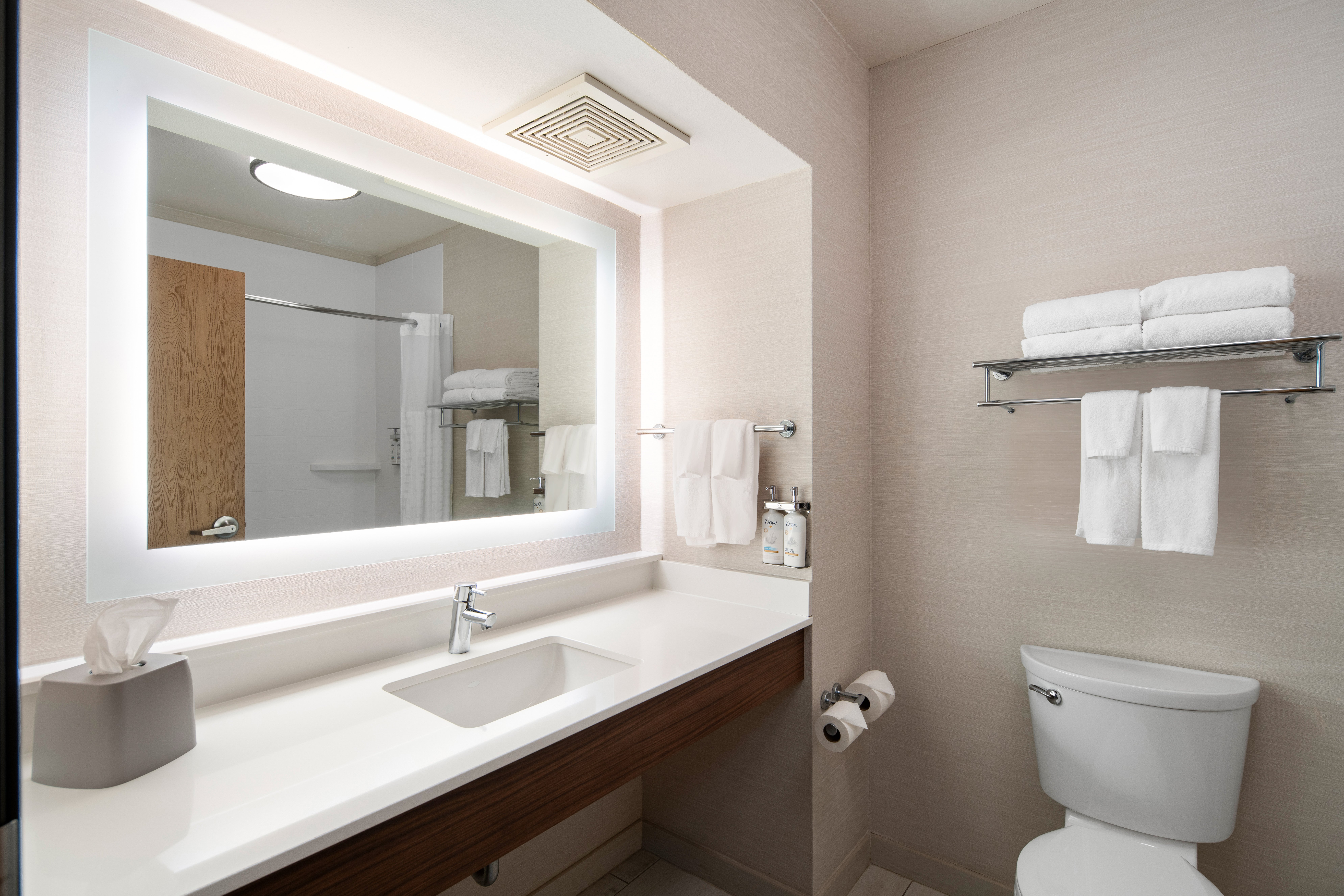 holiday inn express and suites interstate 90 by ihg