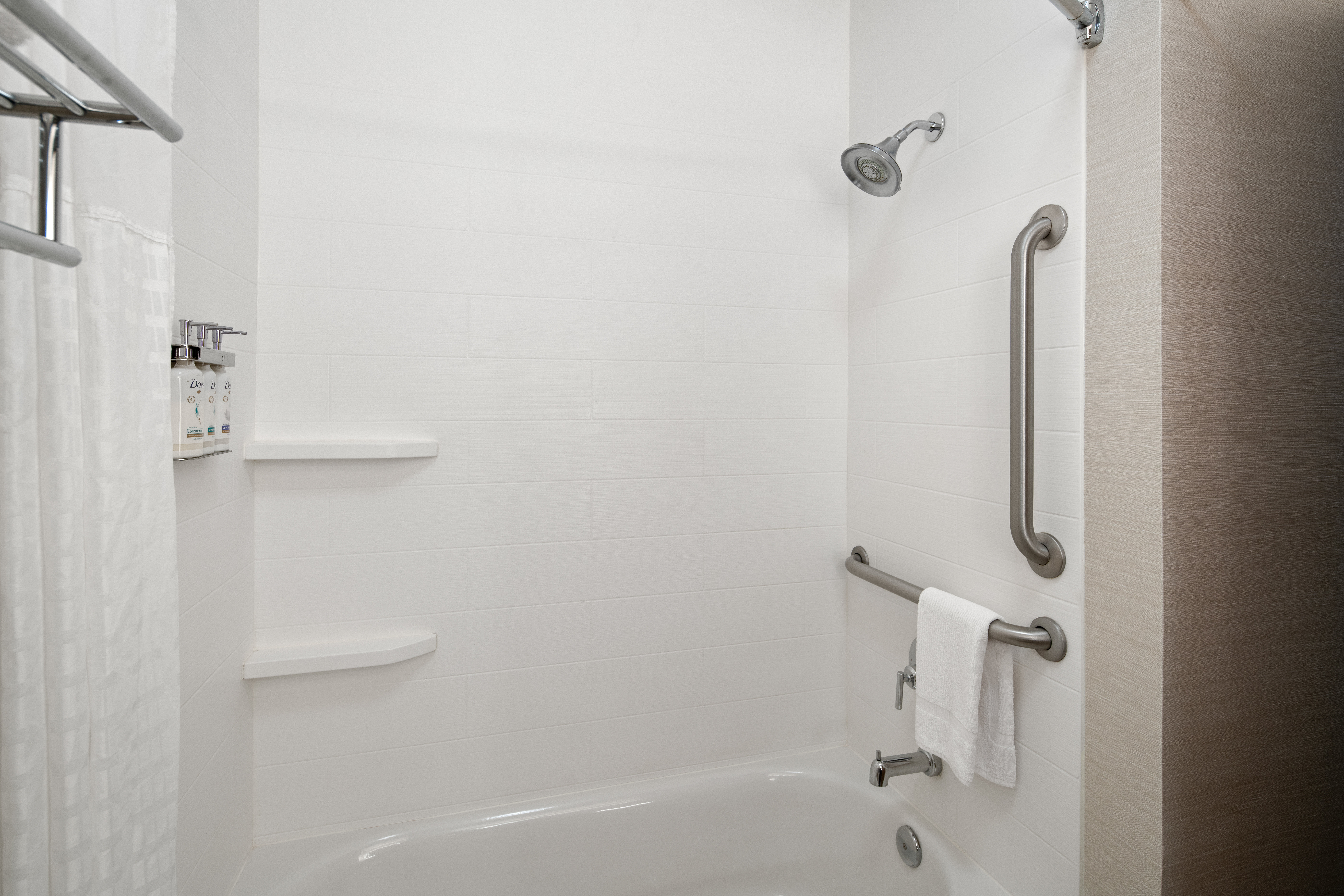 holiday inn express and suites interstate 90 by ihg