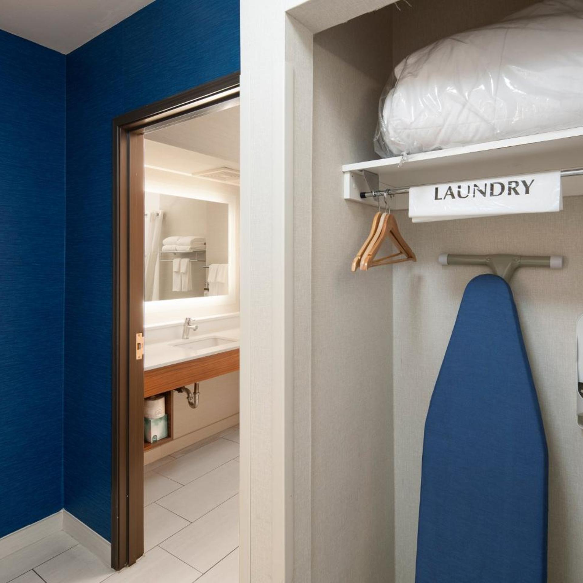 holiday inn express and suites interstate 90 by ihg