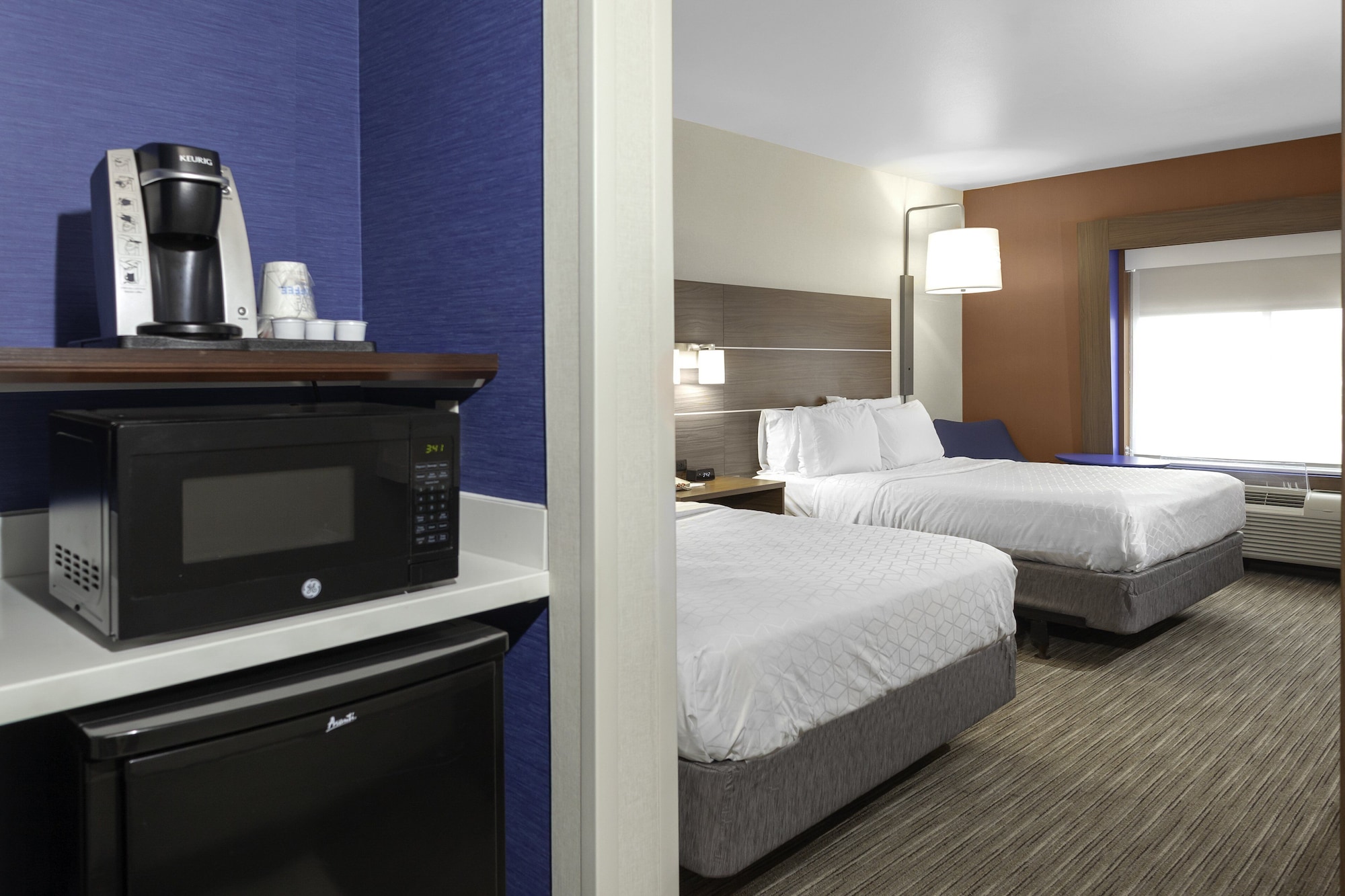 holiday inn express and suites interstate 90 by ihg