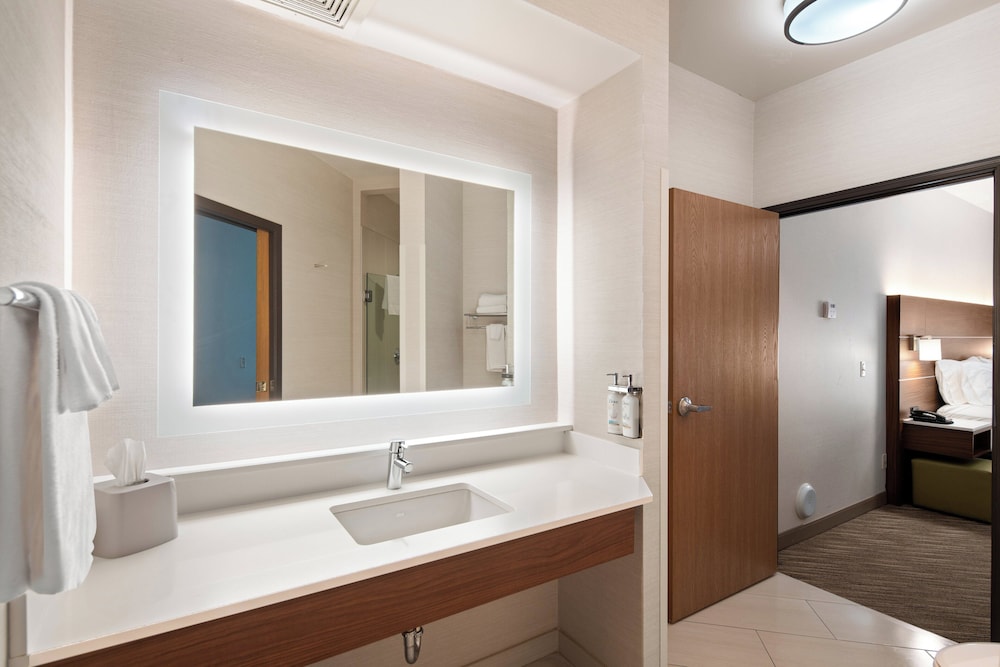 holiday inn express and suites interstate 90 by ihg