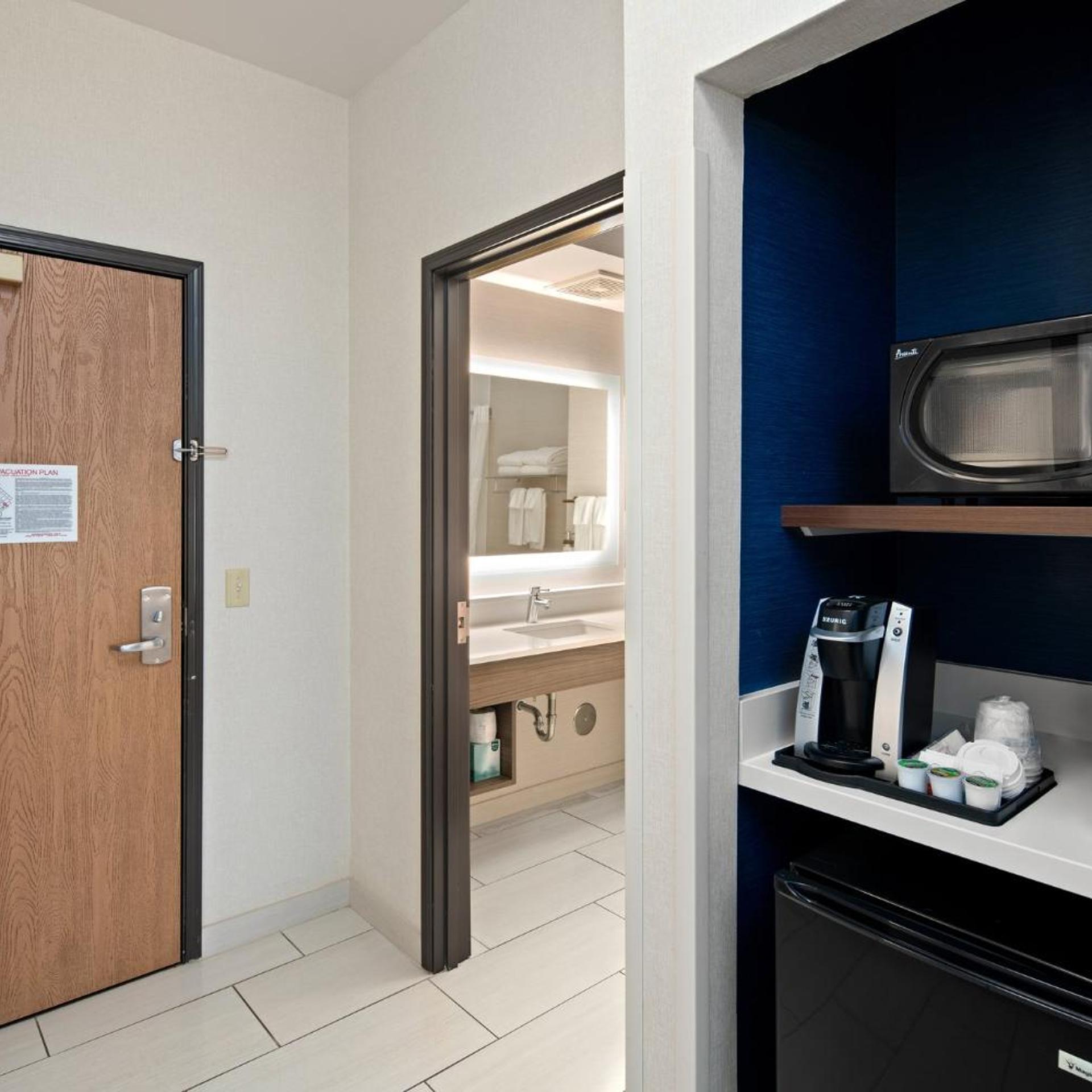 holiday inn express and suites interstate 90 by ihg