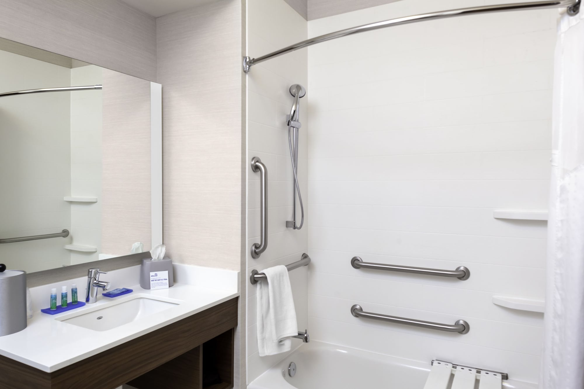 holiday inn express and suites interstate 90 by ihg