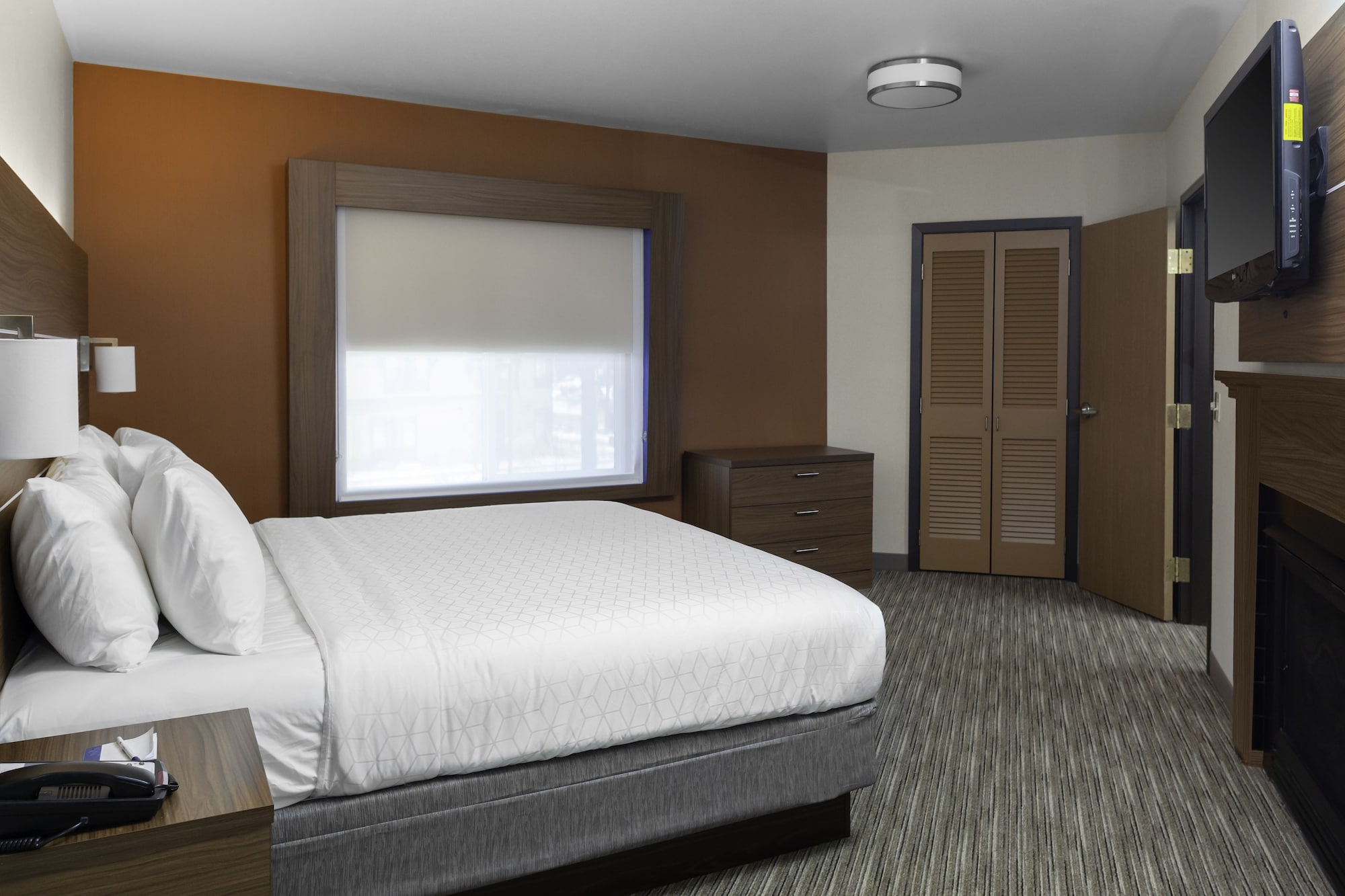 holiday inn express and suites interstate 90 by ihg