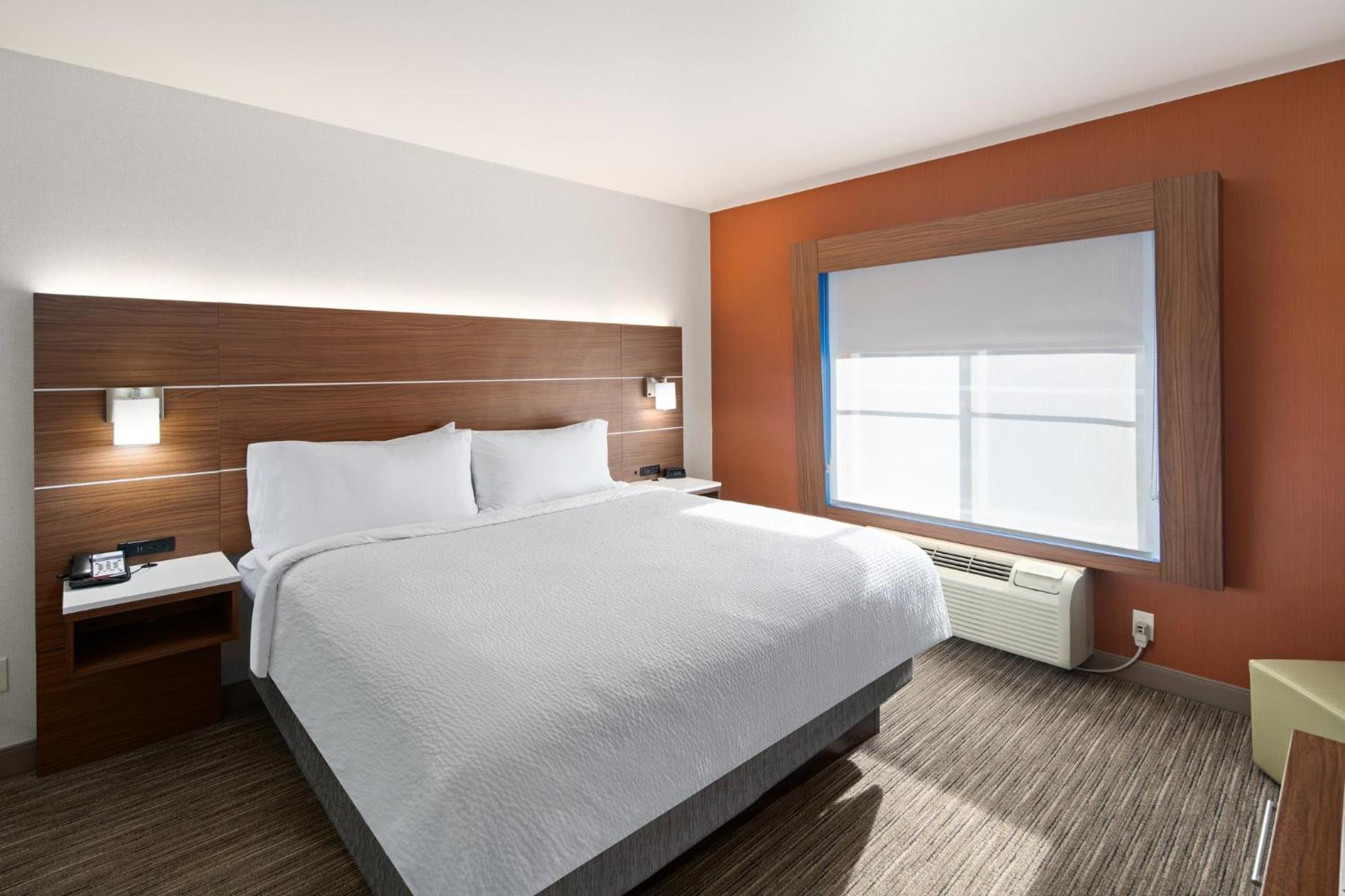 holiday inn express and suites interstate 90 by ihg