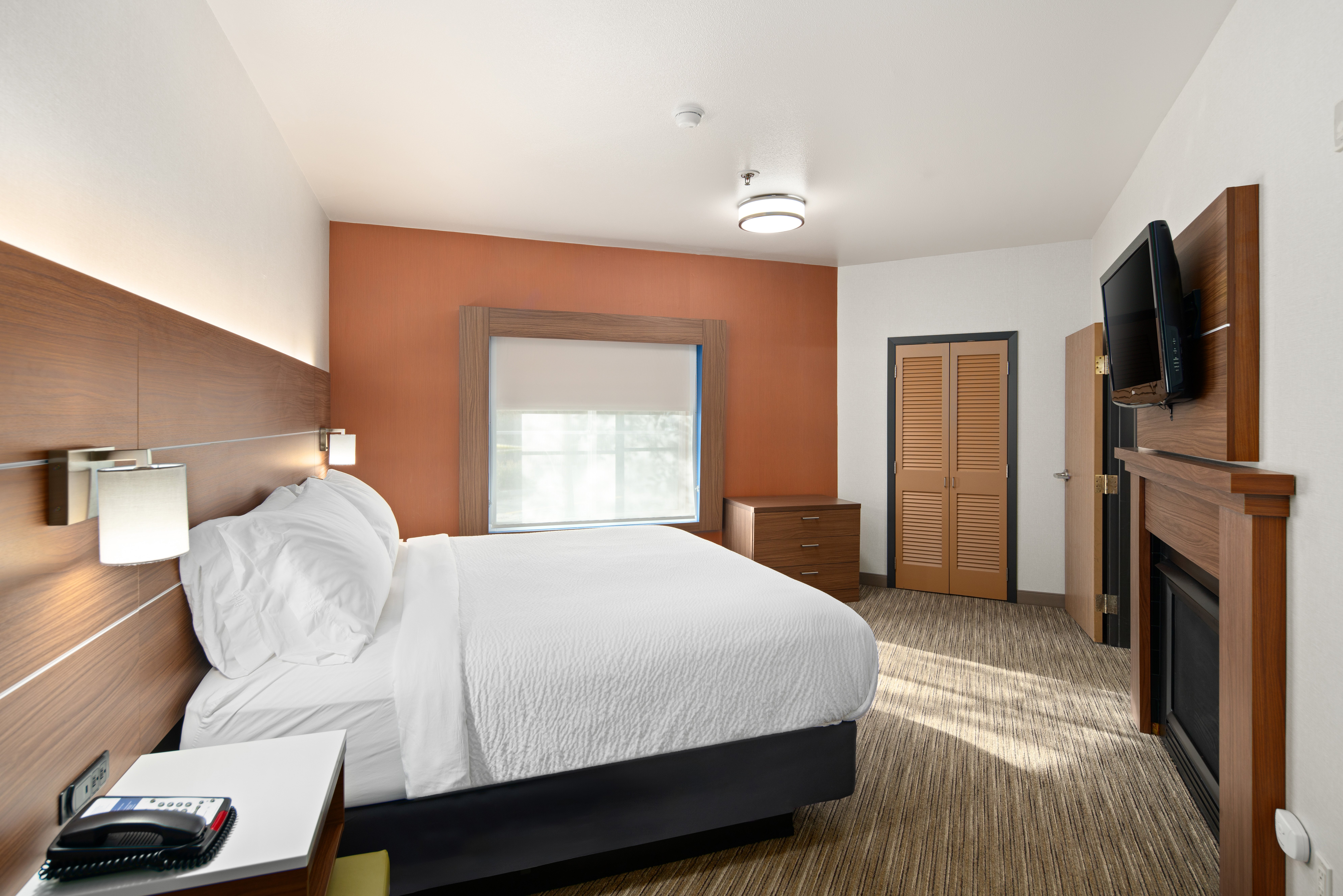 holiday inn express and suites interstate 90 by ihg