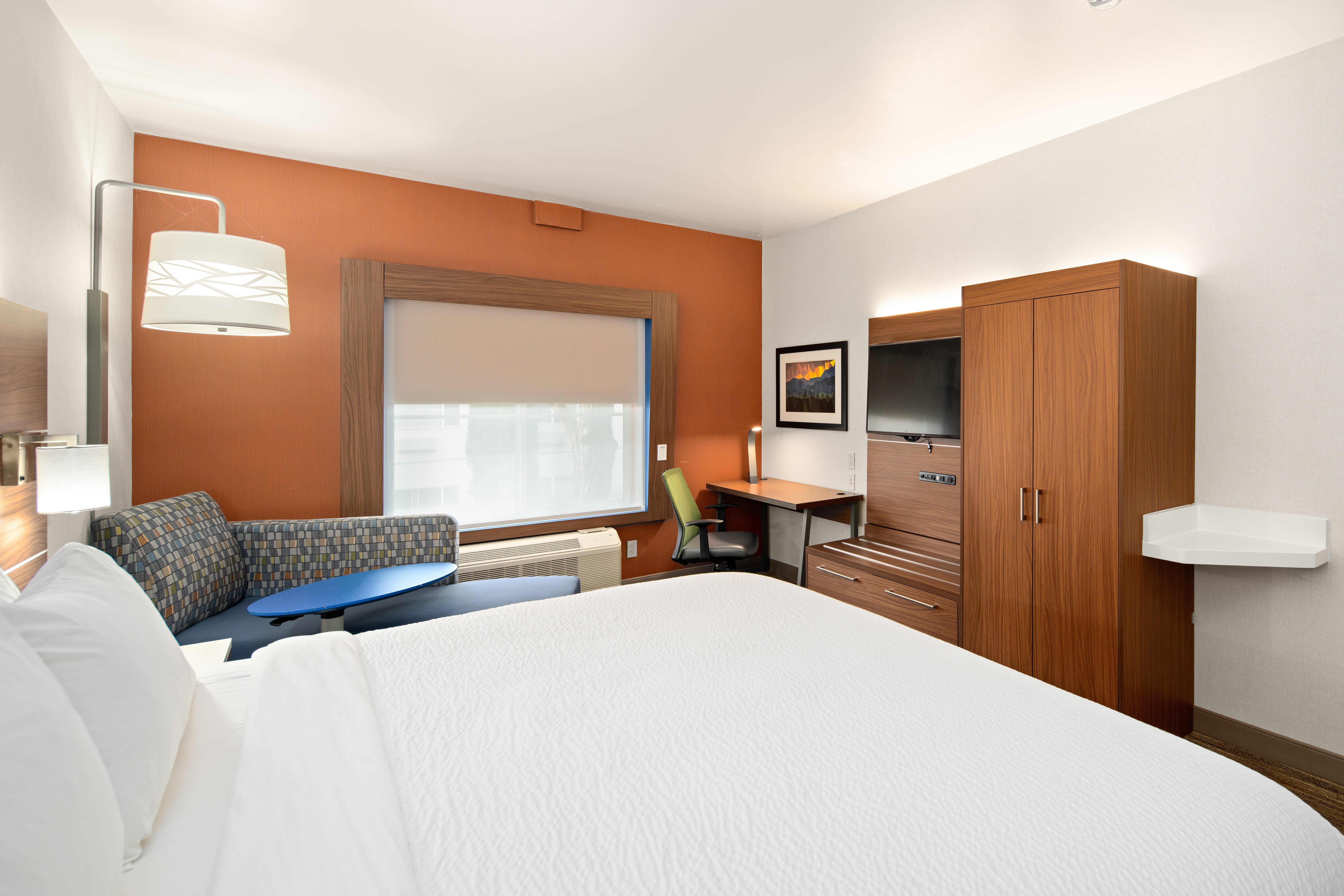 holiday inn express and suites interstate 90 by ihg