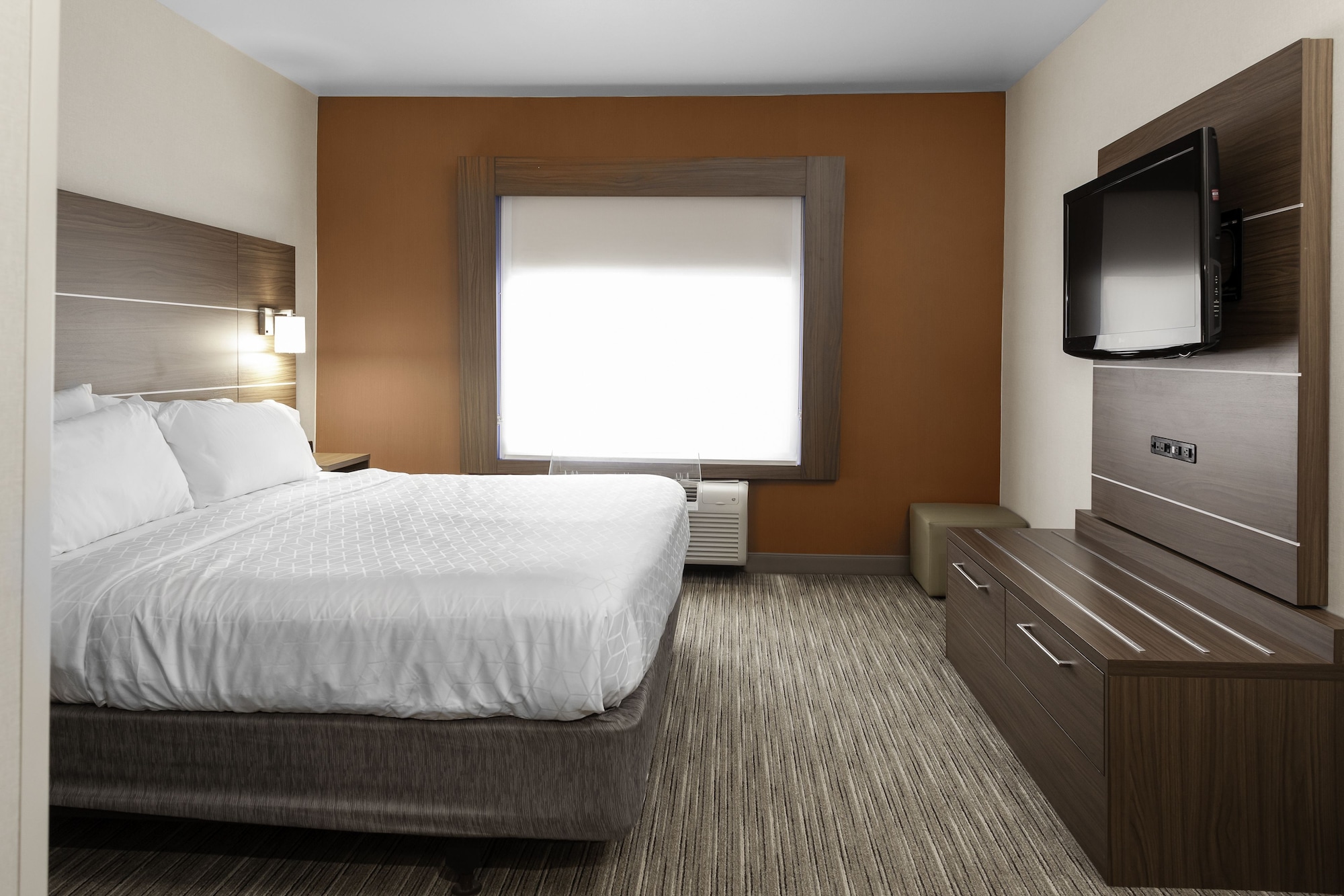 holiday inn express and suites interstate 90 by ihg