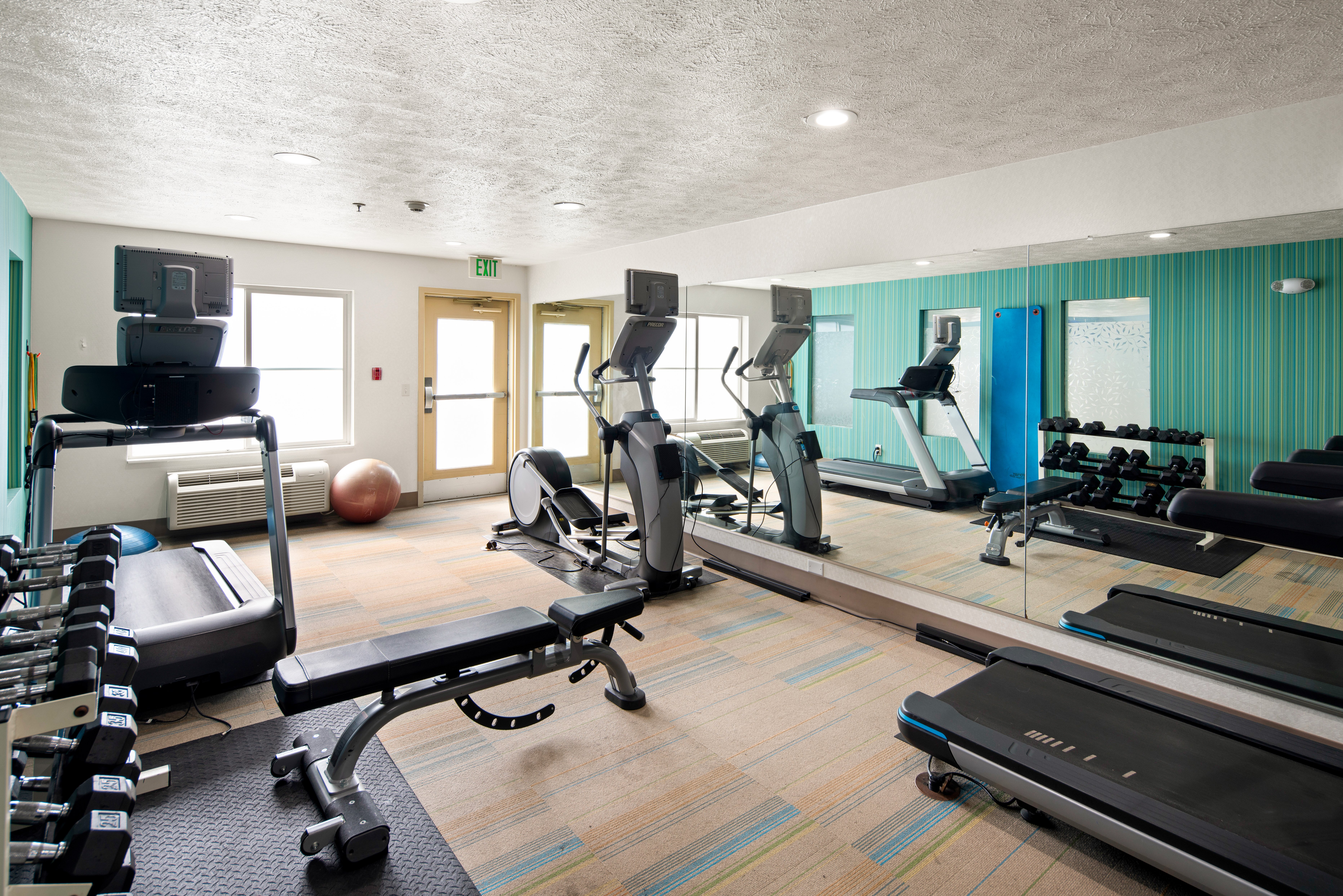 holiday inn express and suites interstate 90 by ihg