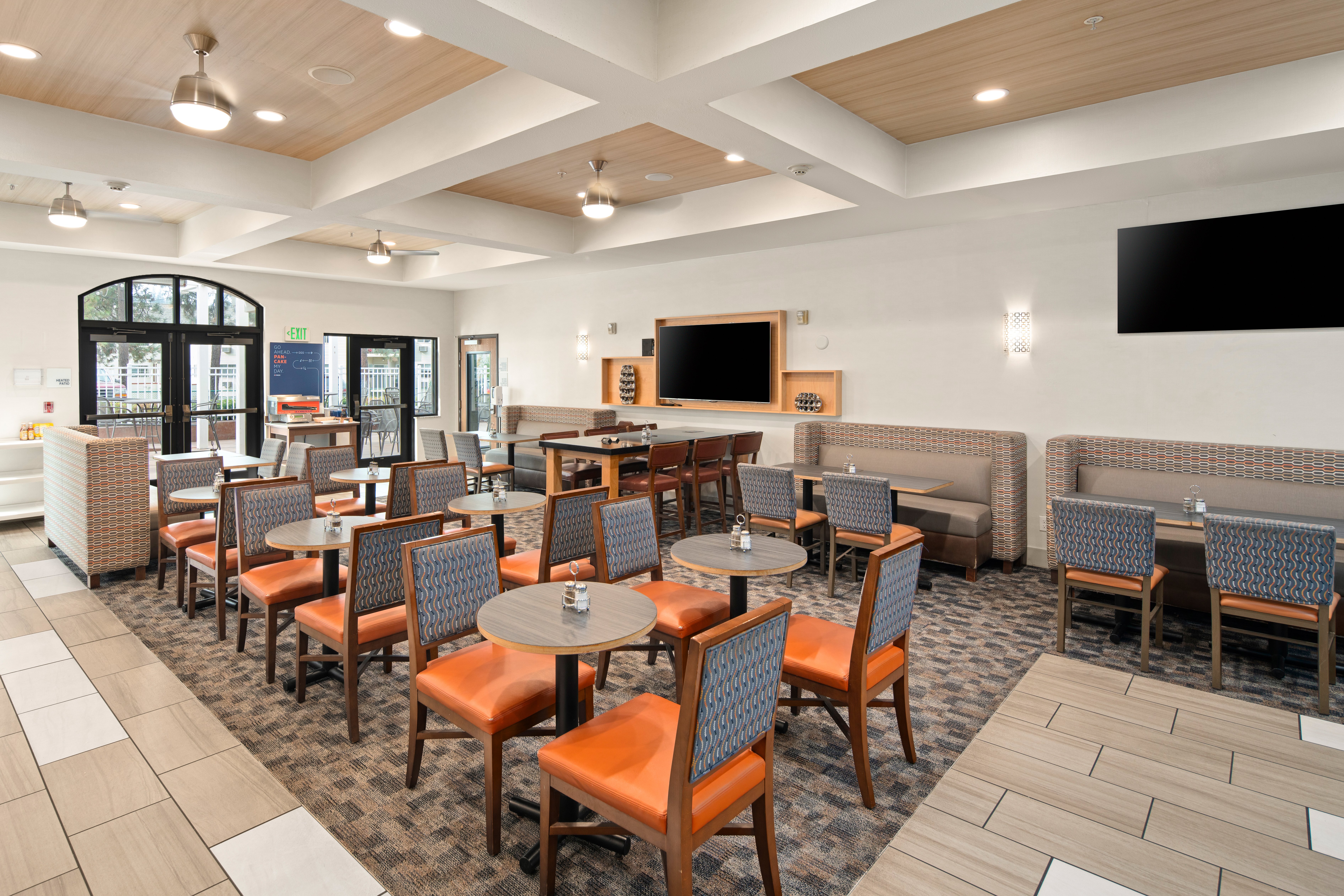 holiday inn express and suites interstate 90 by ihg