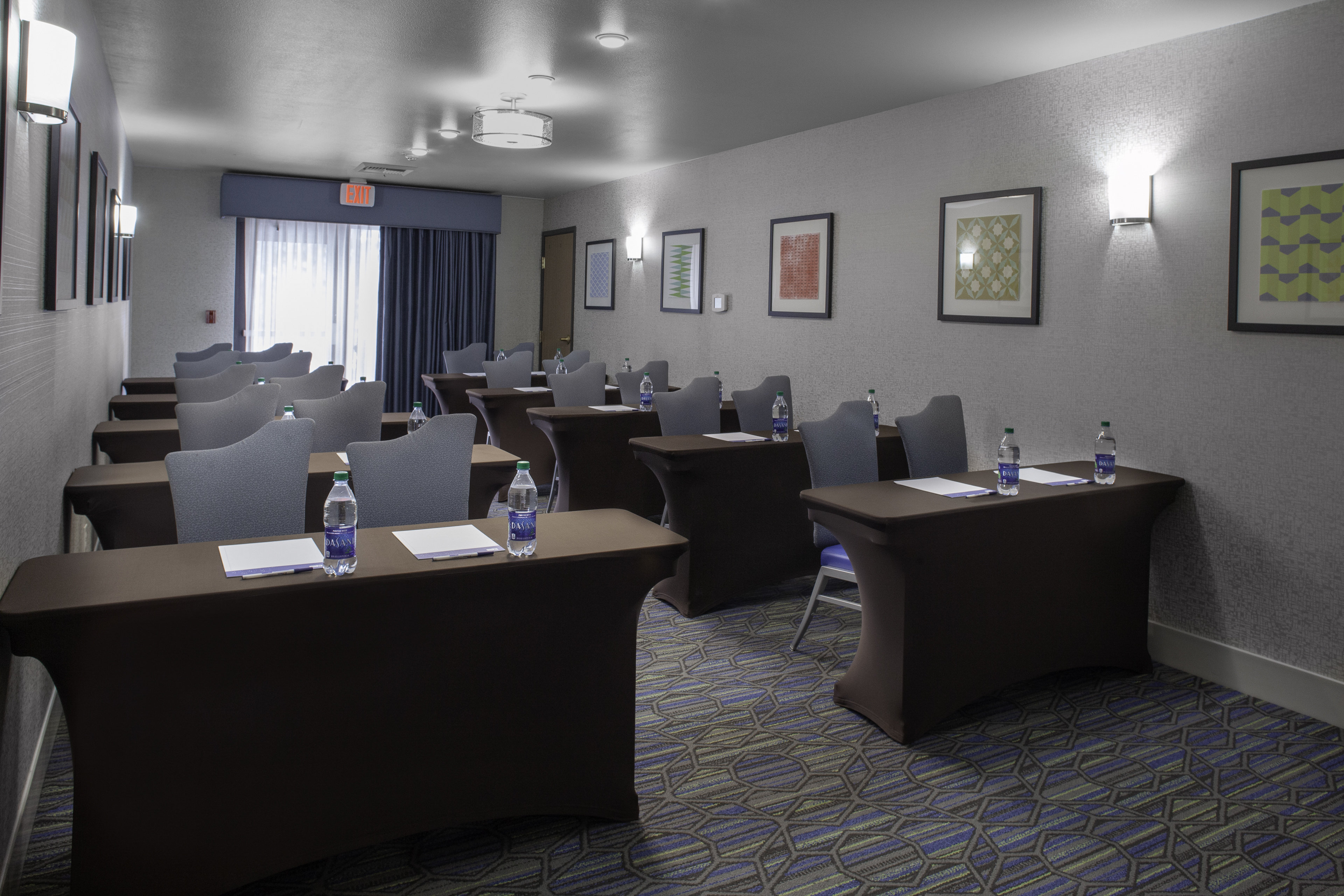holiday inn express and suites interstate 90 by ihg