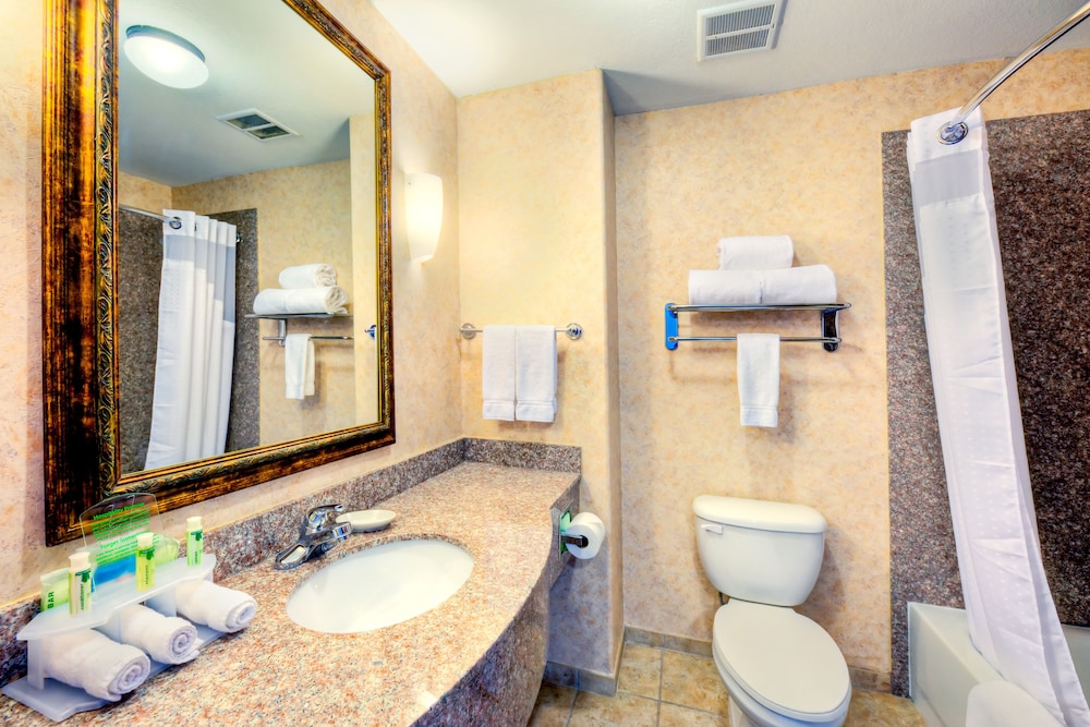 holiday inn express and suites granbury by ihg
