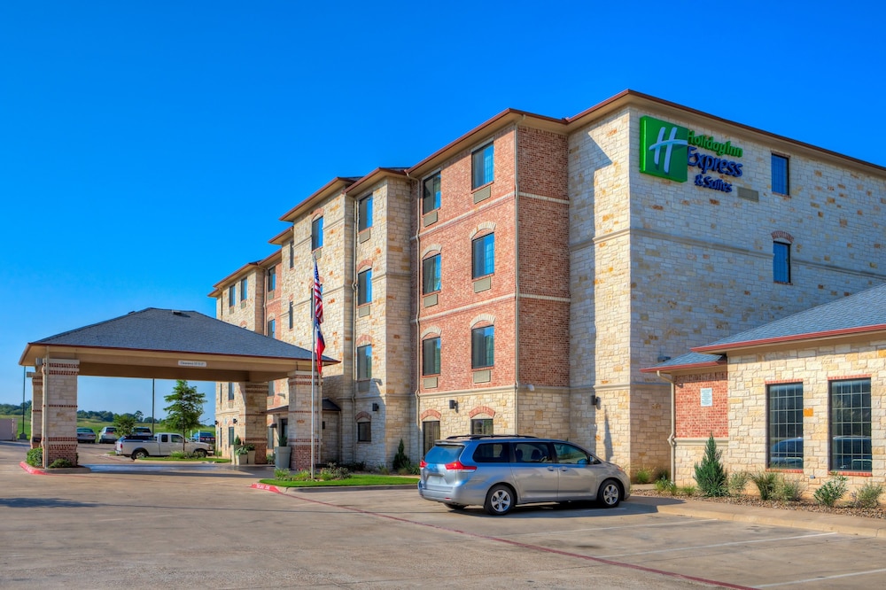 Holiday Inn Express And Suites Granbury By Ihg,Granbury>>Cresson,3 star
