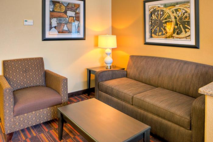 holiday inn express and suites granbury by ihg