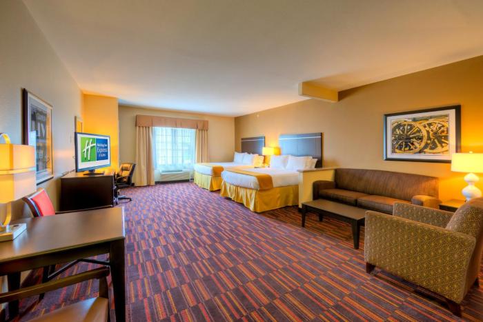 holiday inn express and suites granbury by ihg