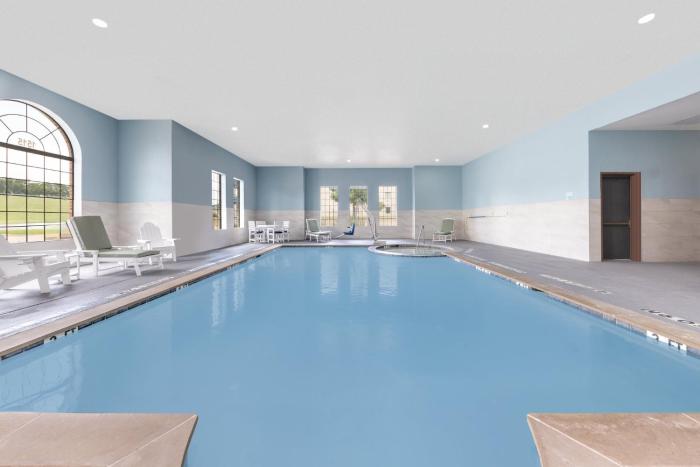 holiday inn express and suites granbury by ihg