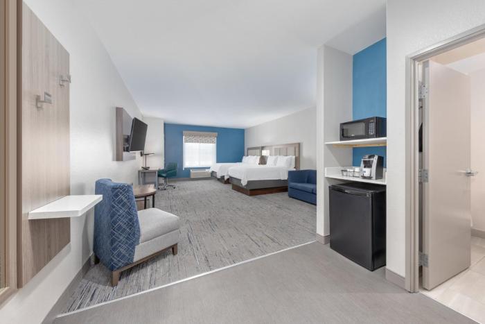 holiday inn express and suites granbury by ihg