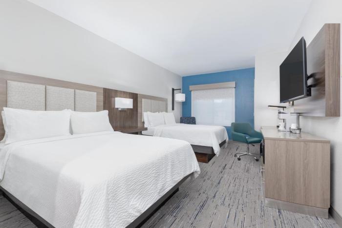 holiday inn express and suites granbury by ihg