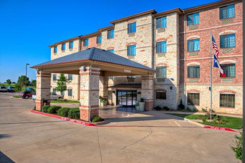 holiday inn express and suites granbury by ihg