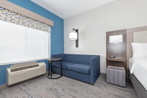 holiday inn express and suites granbury by ihg