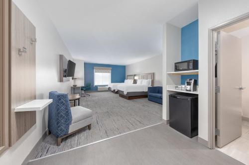 holiday inn express and suites granbury by ihg
