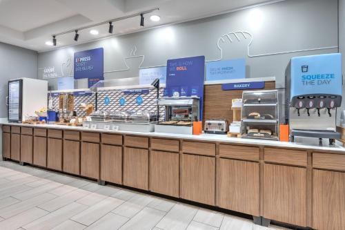 holiday inn express and suites granbury by ihg