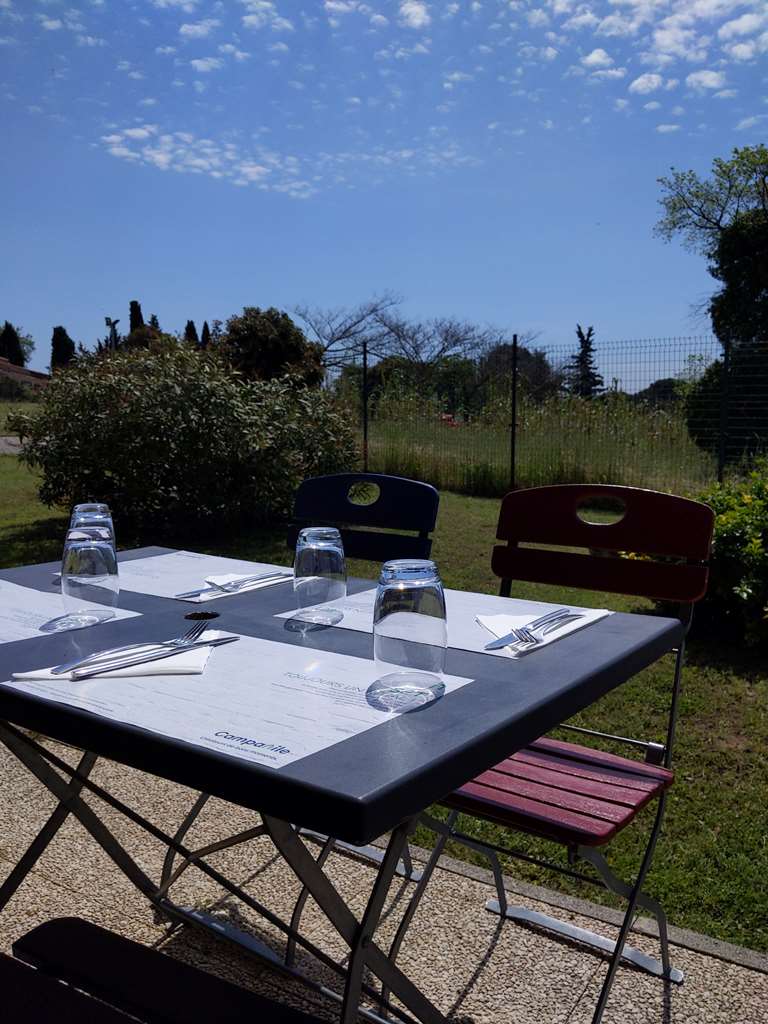 campanile salon de provence