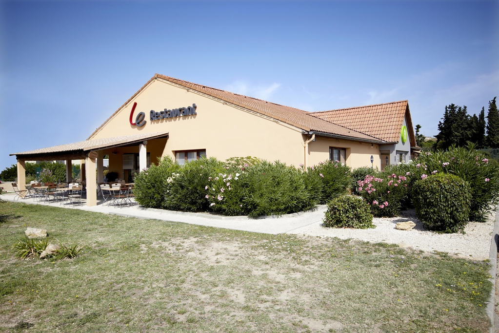 campanile salon de provence