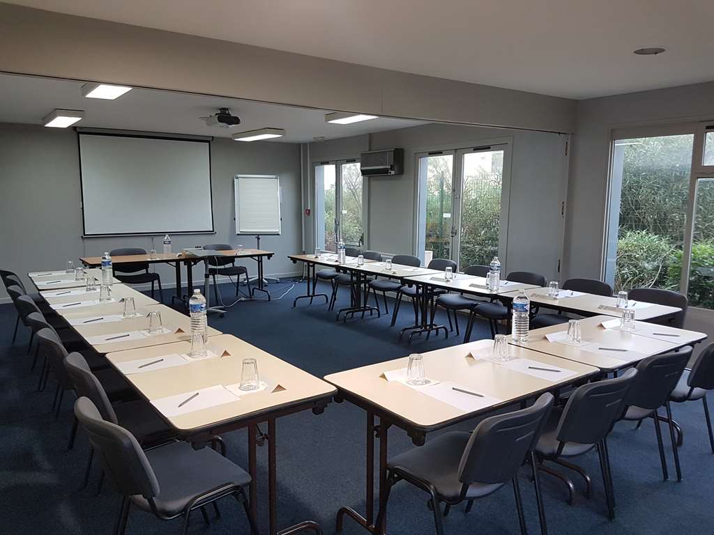 campanile salon de provence