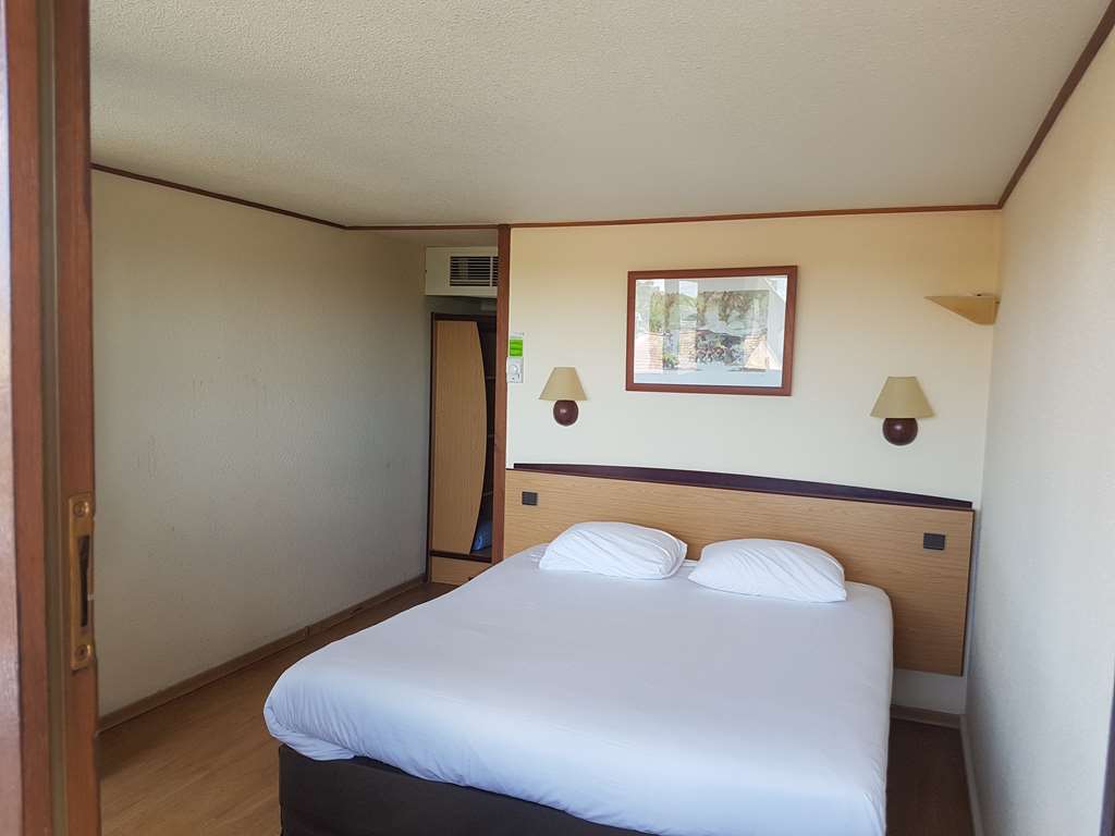 campanile salon de provence