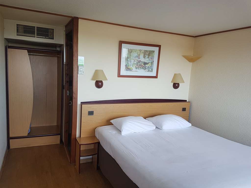 campanile salon de provence