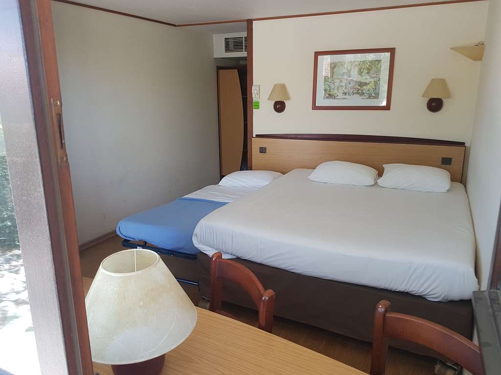 campanile salon de provence