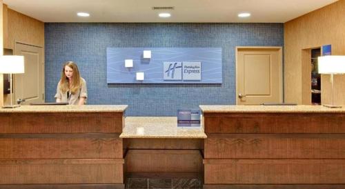 holiday inn express hotel and suites grand island by ihg