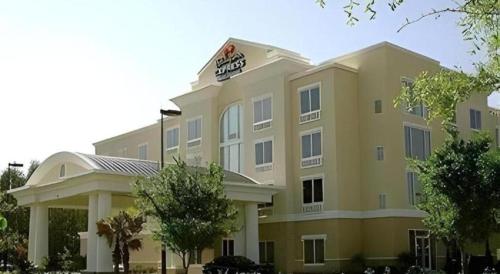 holiday inn express hotel and suites grand island by ihg