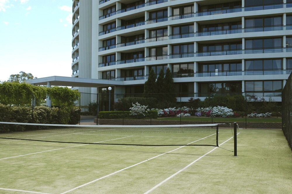 breakfree capital tower