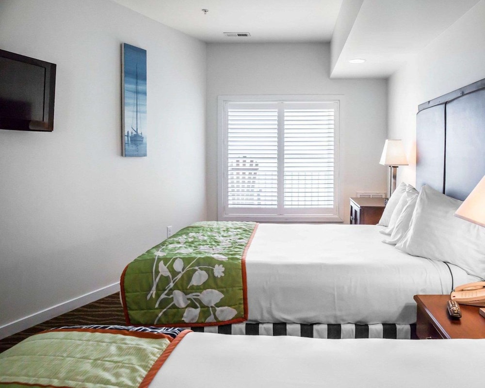 island inn and suites ascend hotel collection