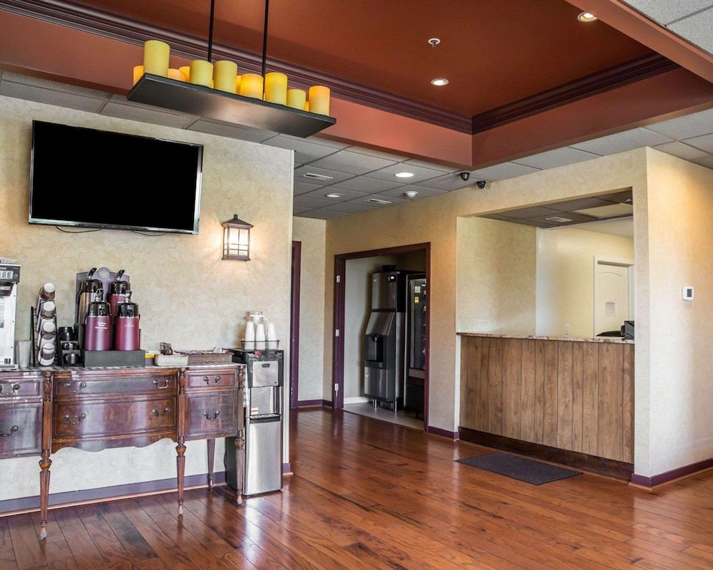 island inn and suites ascend hotel collection
