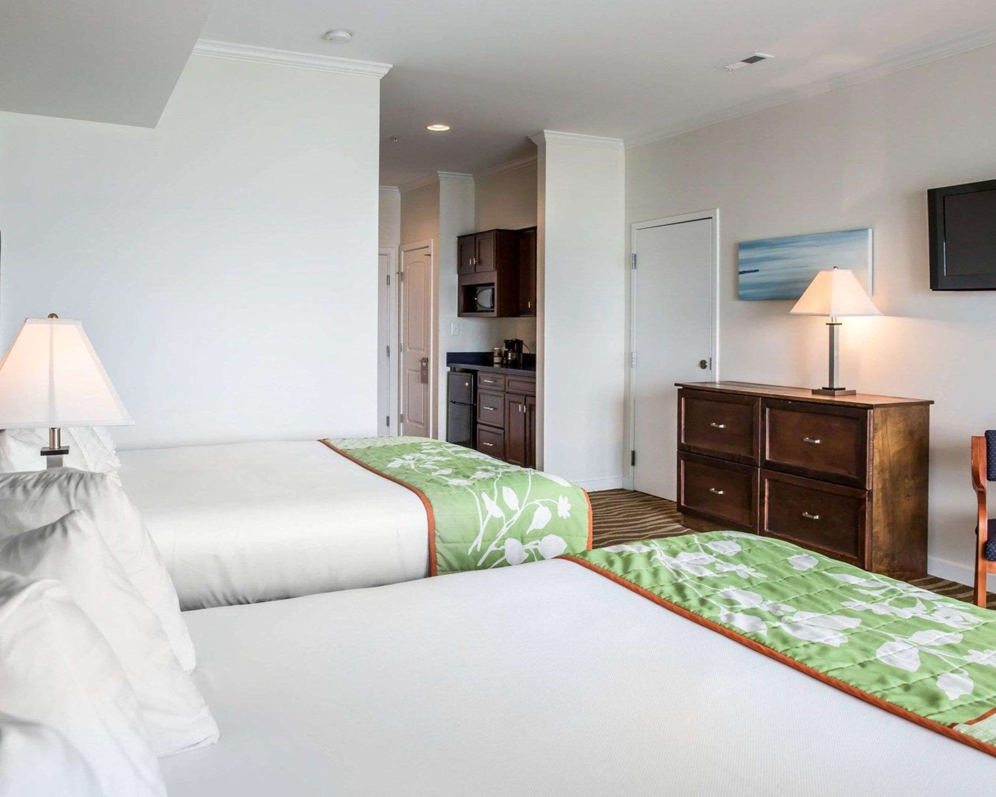 island inn and suites ascend hotel collection