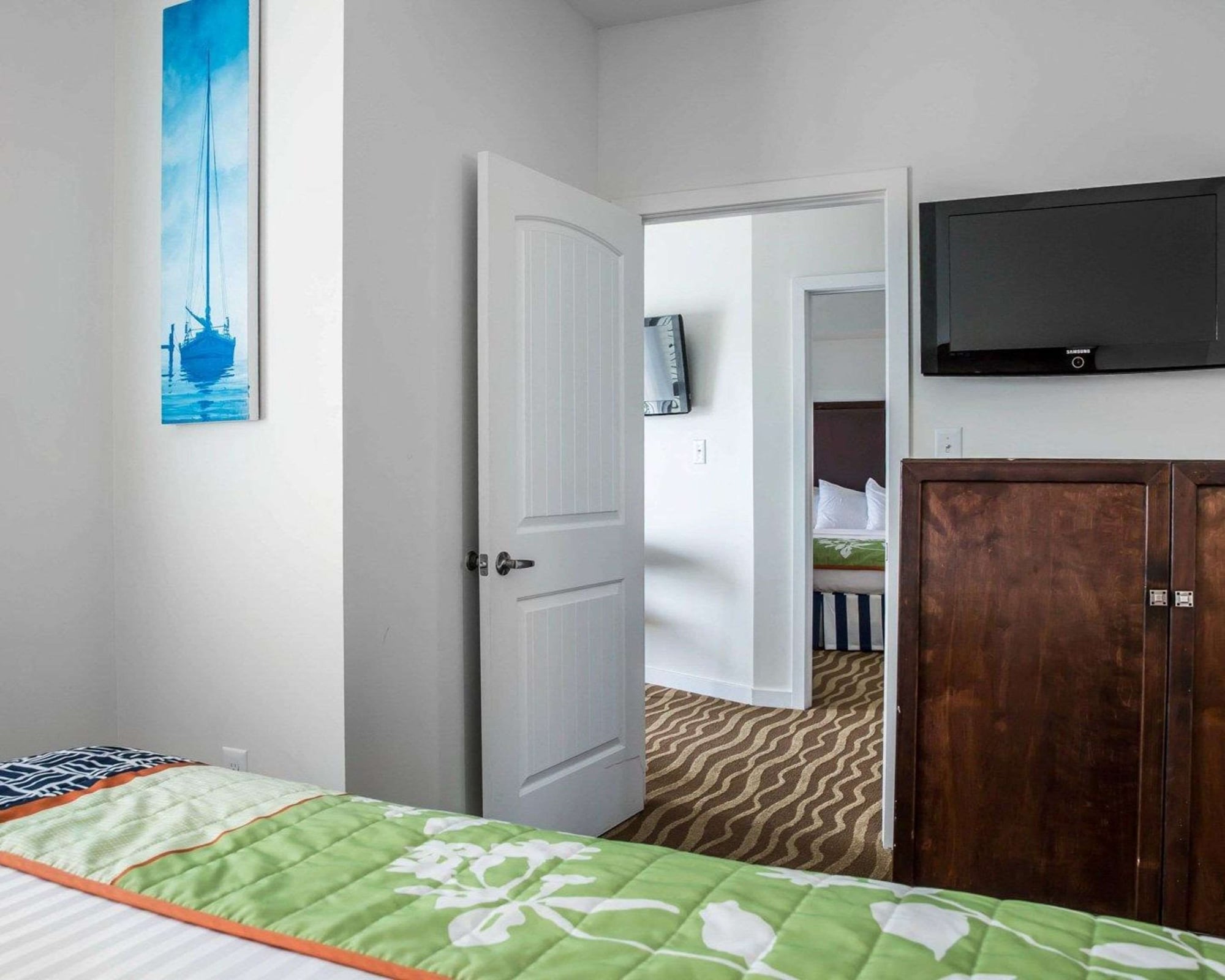 island inn and suites ascend hotel collection