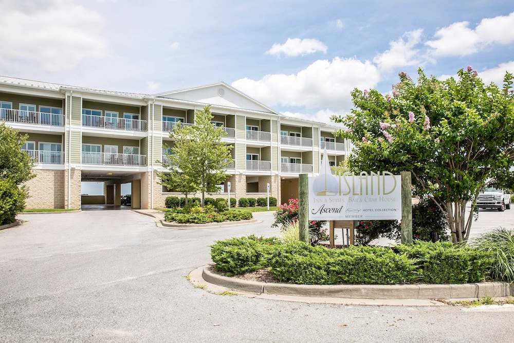 island inn and suites ascend hotel collection