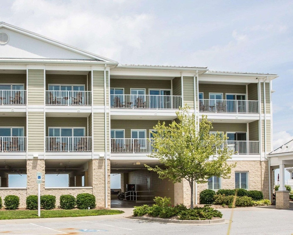 island inn and suites ascend hotel collection