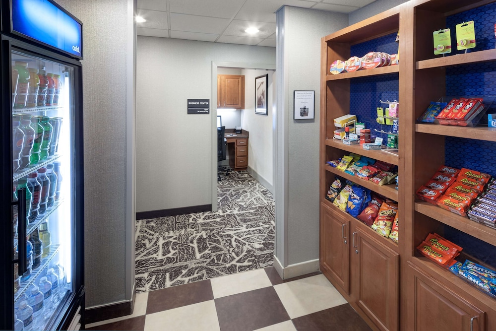 hampton inn and suites cedar rapids north