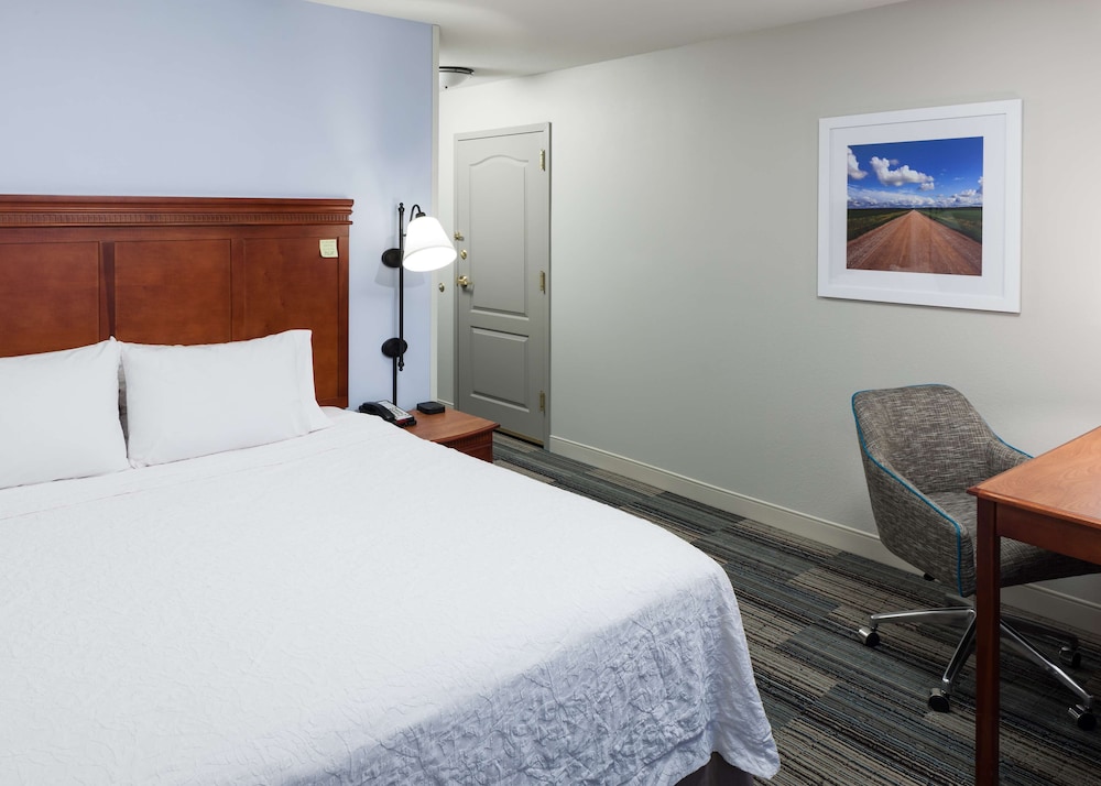 hampton inn and suites cedar rapids north