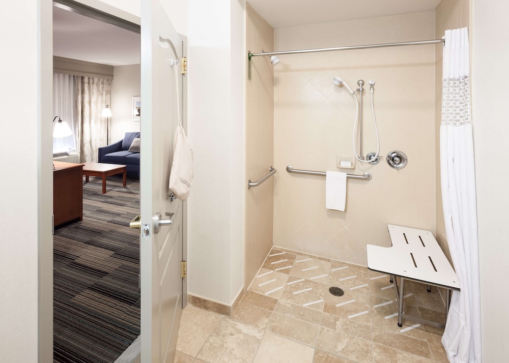 hampton inn and suites cedar rapids north