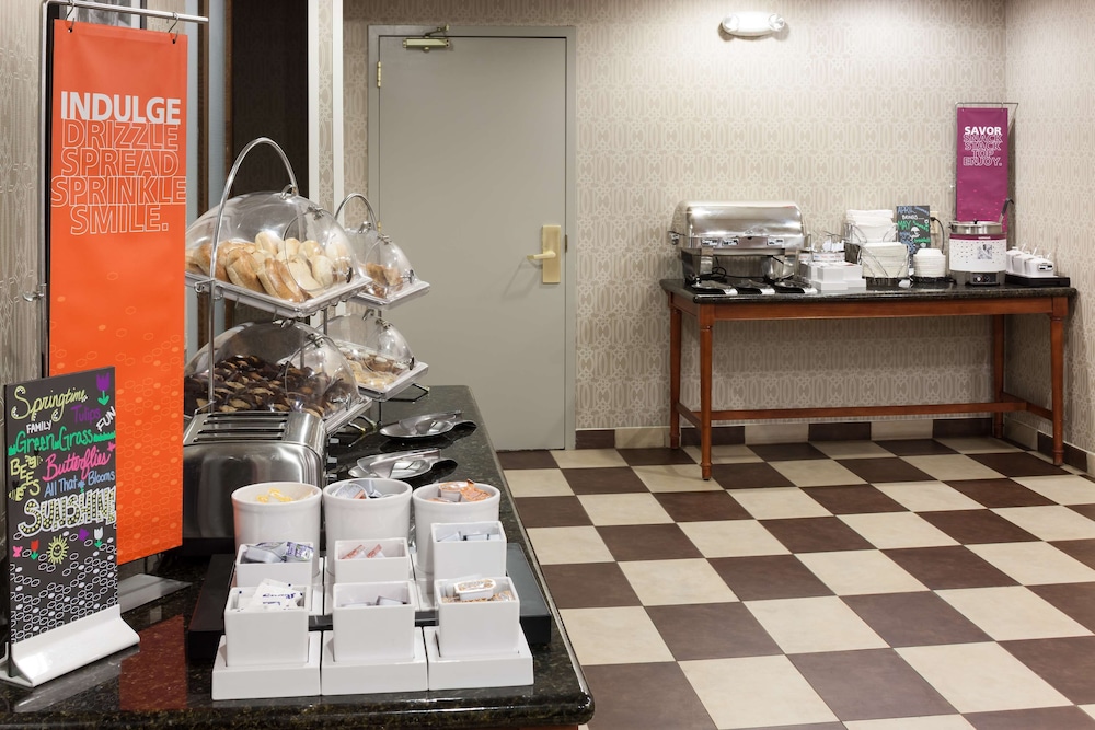 hampton inn and suites cedar rapids north