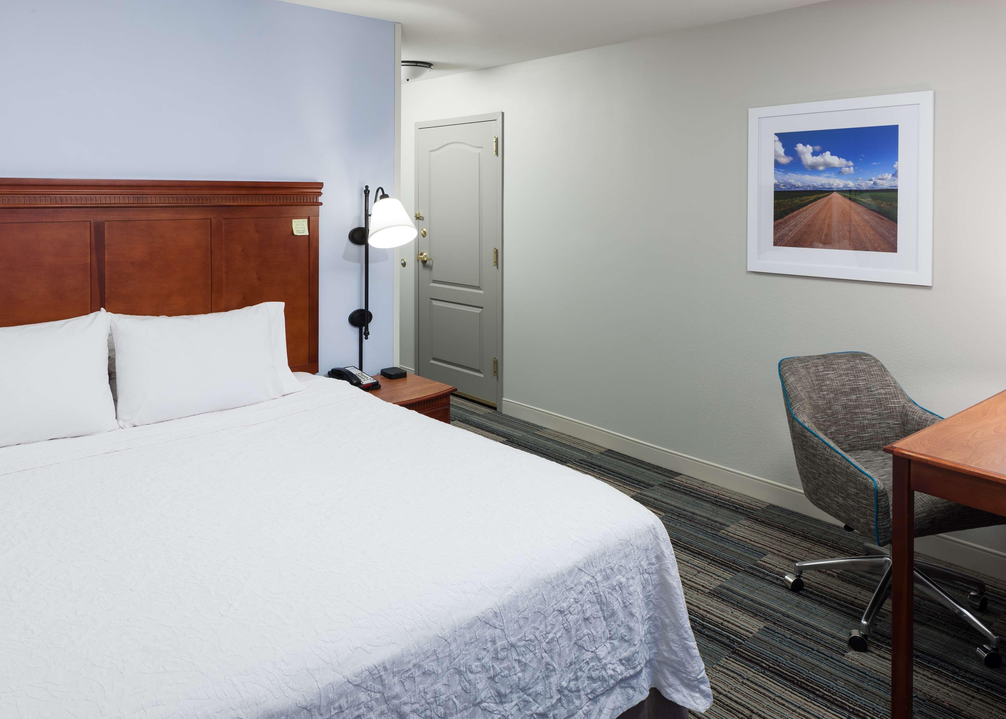 hampton inn and suites cedar rapids north