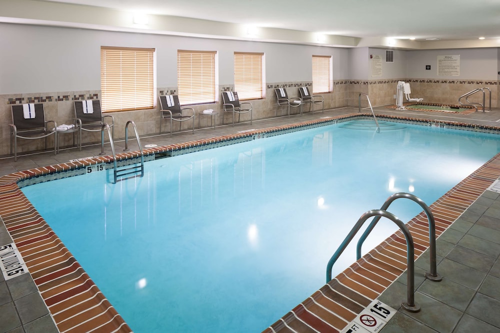 hampton inn and suites cedar rapids north