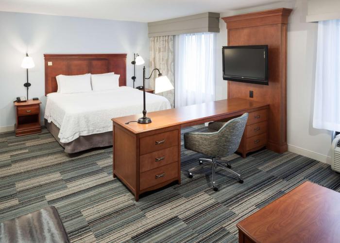 hampton inn and suites cedar rapids north